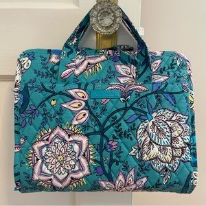 Vera Bradley Hanging Organizer Peacock Garden